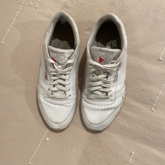 Reebok Classics - Picture 2 of 4